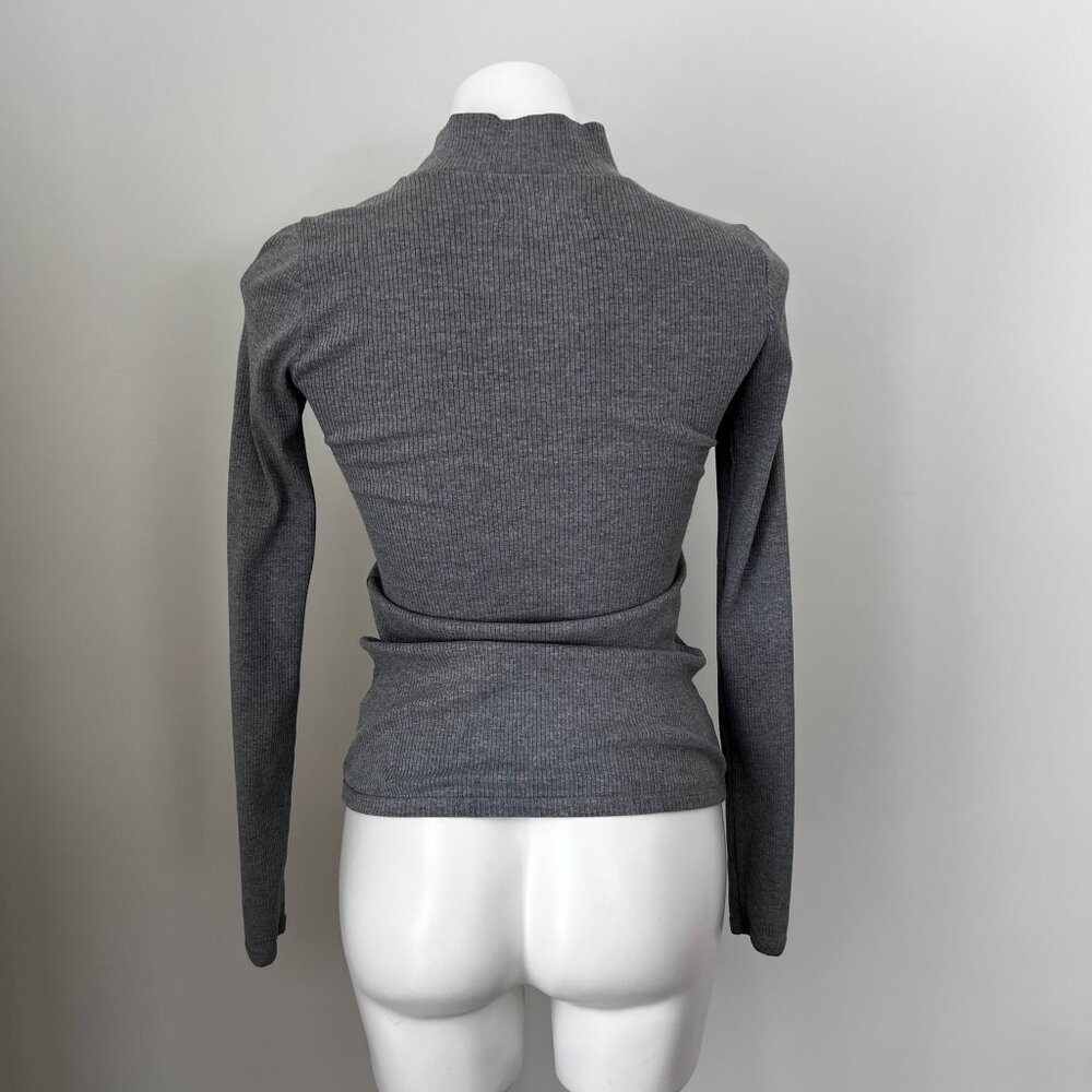 Abercrombie and Fitch Grey Ribbed Mock Neck Long Sleeve - Picture 2 of 3